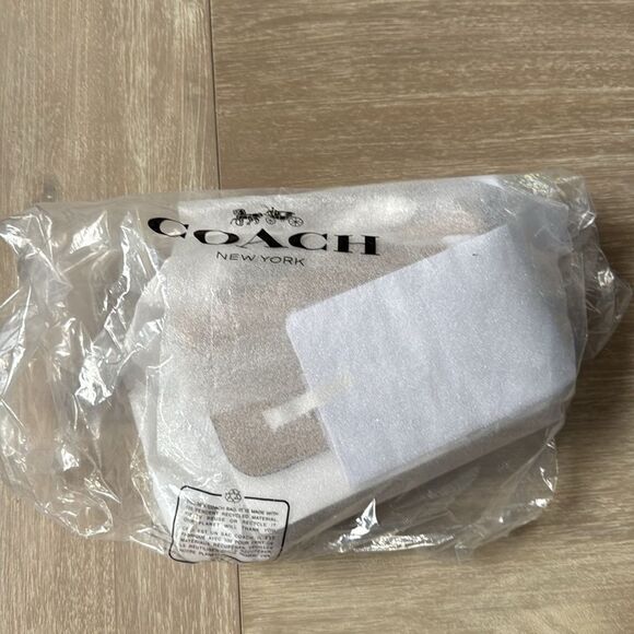 Coach Klare Crossbody Bag In Signature Canvas sand/taupe NWT in packaging - Picture 5 of 9